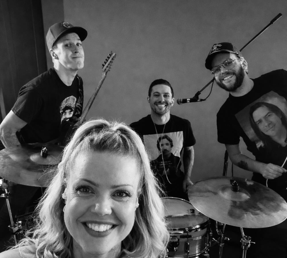 Aimee and The Allens, Musique et animation, London, ON, photo 2