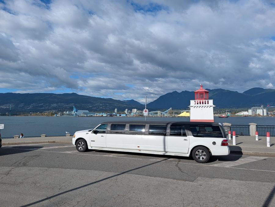 City Limousine Service, Transportation, Vancouver, BC, photo 3